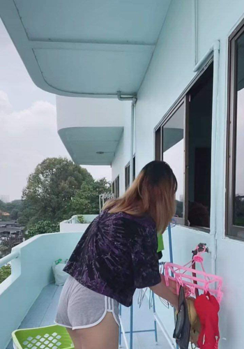 [ดม กกน] ฝากน้ำไว้กับเพื่อนสาว