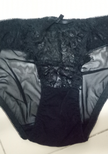 [ดม กกน] ของเมีย ไม่ใส่แต่ยังเก็บไว้ [25 รูป]